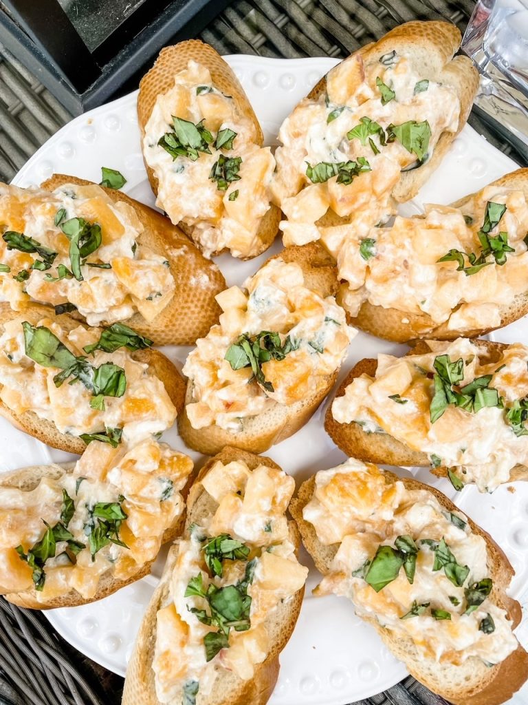 Fresh-Peach-and-Burrata-Bruschetta-1 (1)-min