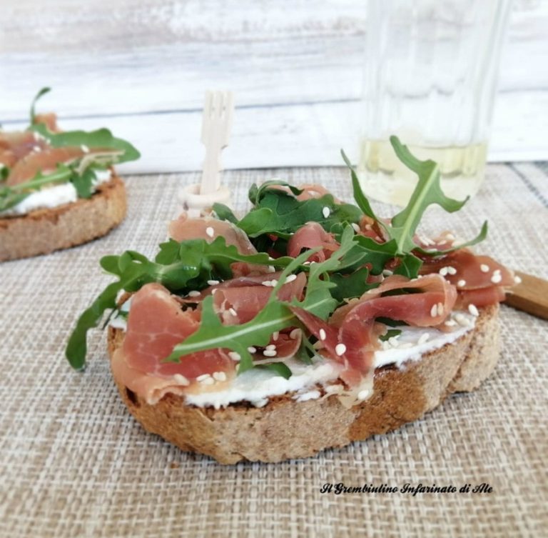 bruschetta mozzarella prosciutto rucola (1)-min